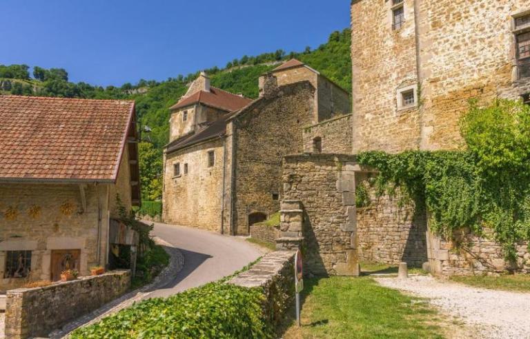 Fondations pour maison à ossature bois : conseils d'expert